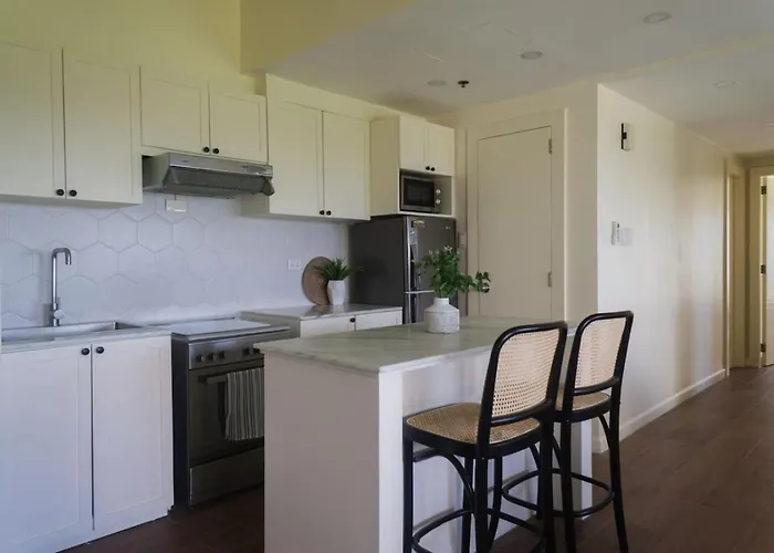 Elegant And Modern 2 Bedroom Golf Skyline View *