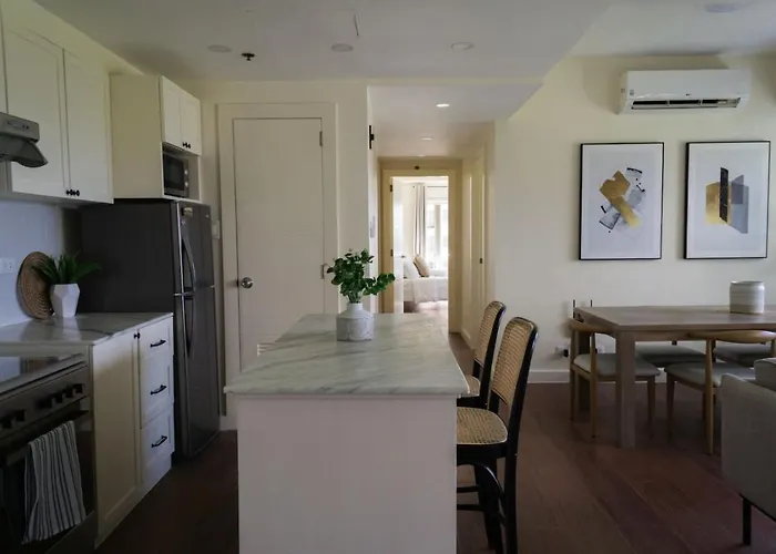 Elegant And Modern 2 Bedroom Golf Skyline View *
