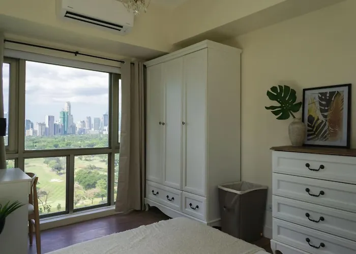 Elegant And Modern 2 Bedroom Golf Skyline View