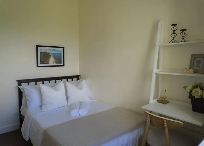 Elegant And Modern 2 Bedroom Golf Skyline View