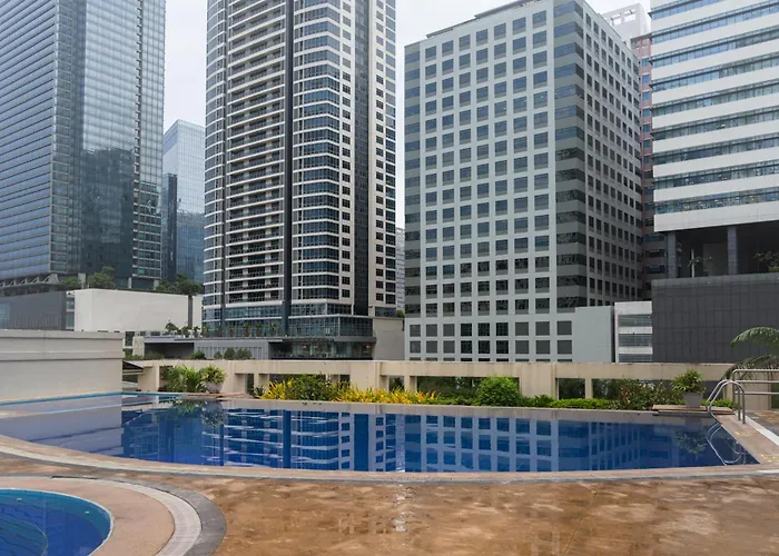 Elegant And Modern 2 Bedroom Golf Skyline View Manila